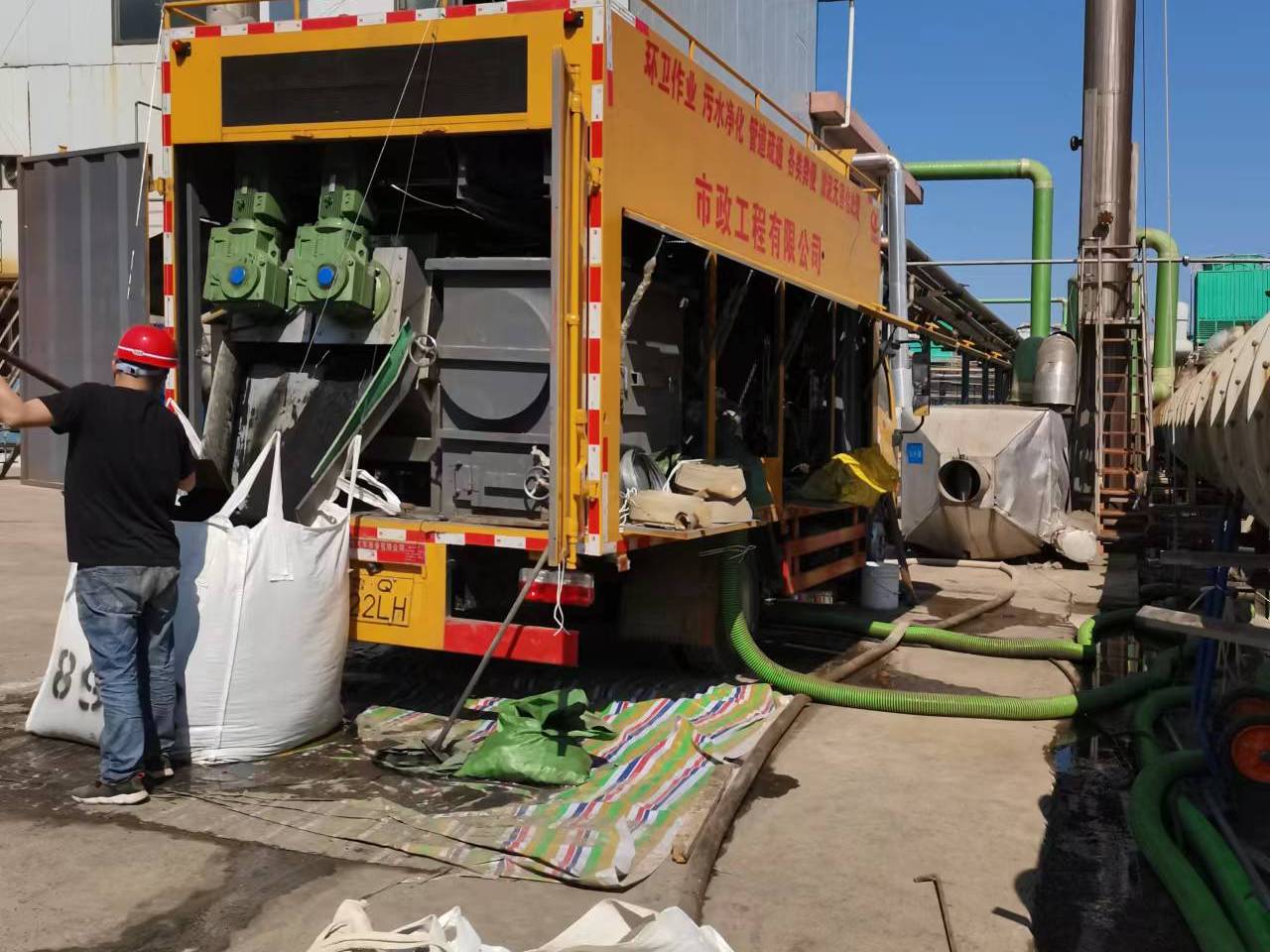 勐海淤泥压干处理